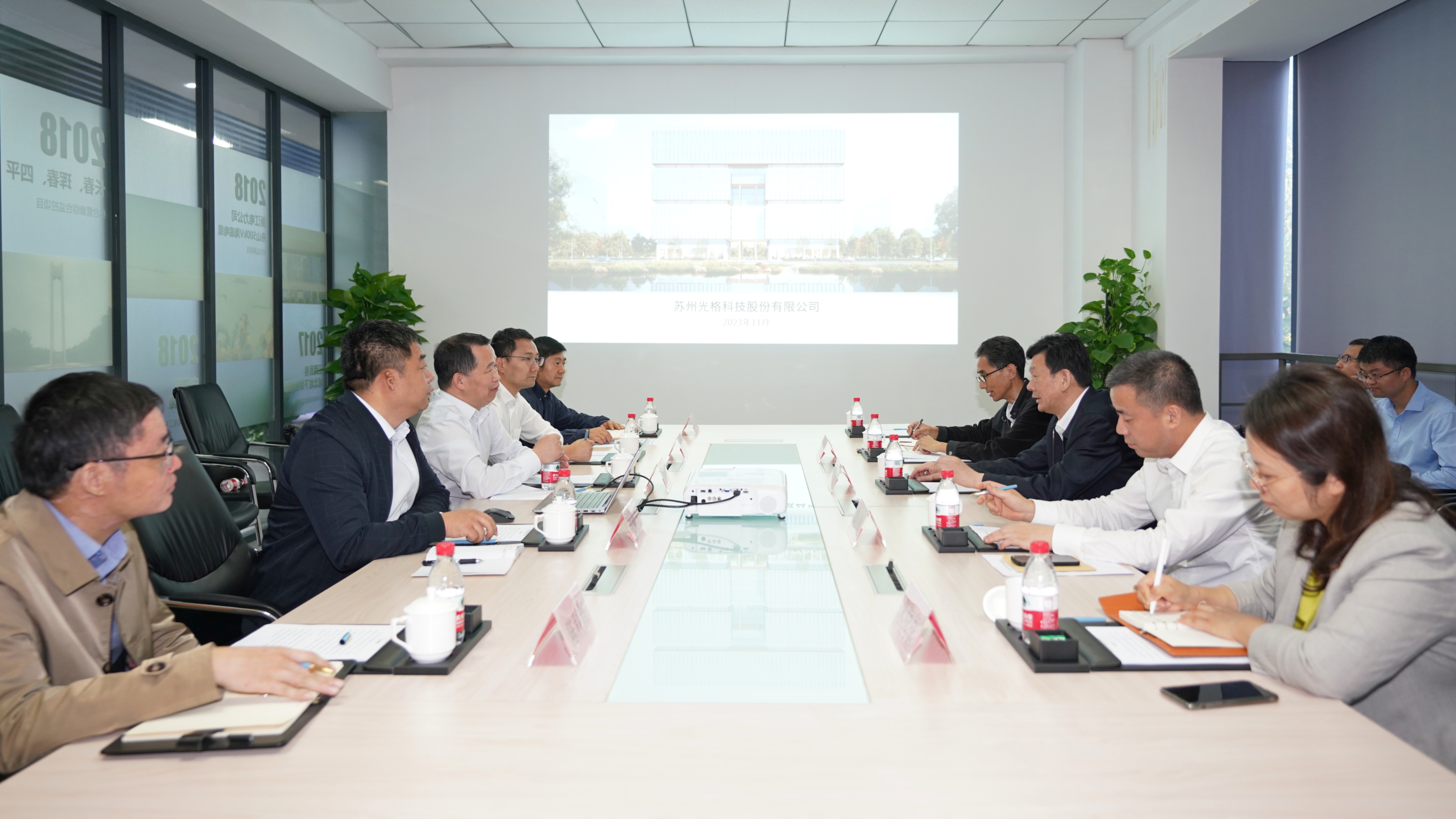 苏州市委常委、园区党工委书记沈觅一行走访调研庄闲和网址科技